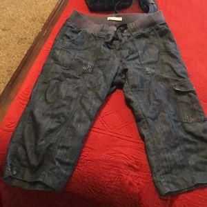 Lee comfort waist cargo Capri.